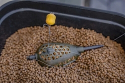 Кормушка для опарыша Korum Camo Grub Feeder 30g